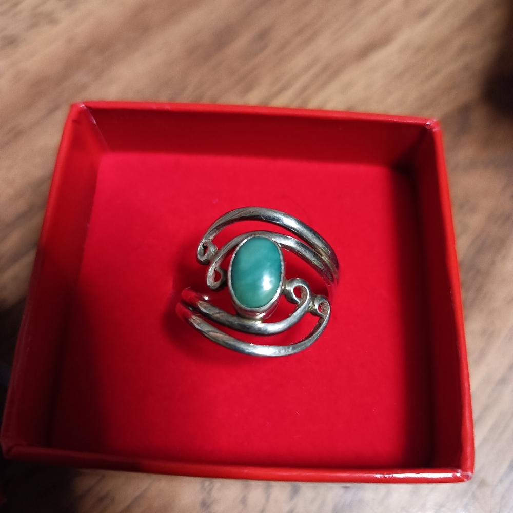 Sterling Silver ring with blue/green stone size 7